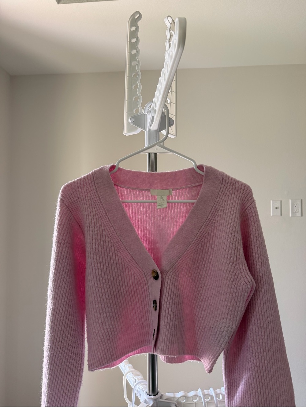 H&M Pink V-Neck Cropped Rib Knit Cardigan